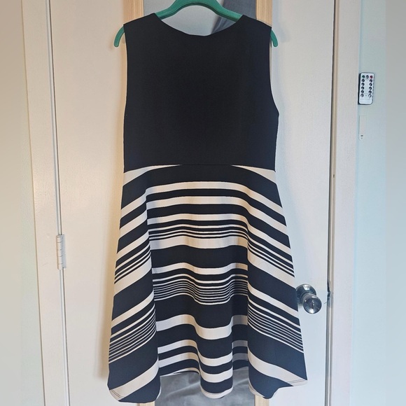Torrid Skater Dress, 1x, Like New - Picture 2 of 3